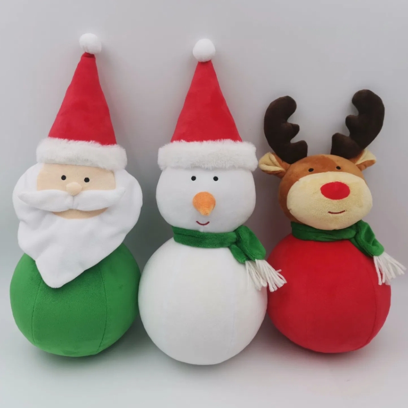 Boneco de neve com três bolas de Natal